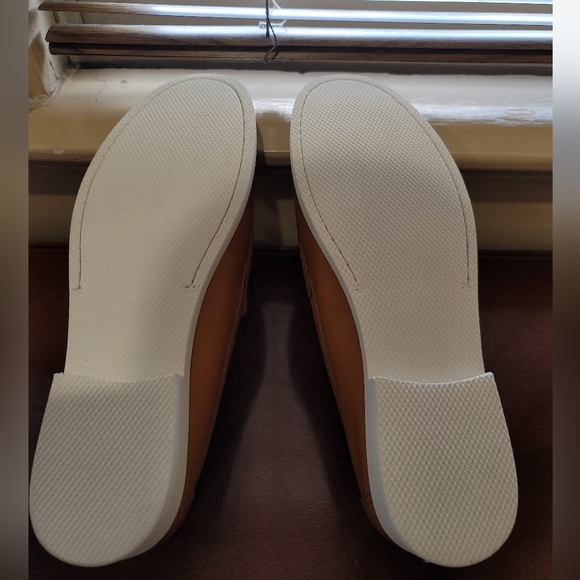 NIB. Driver Club USA leather loafers. Mens Size 10. Never worn. - Picture 5 of 8